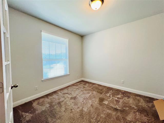 Foto del edificio - 5644 Salt Springs Dr