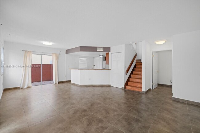 Building Photo - 301 NW 84th Ct