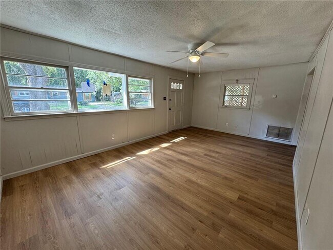 Building Photo - 3701 Martha Ct