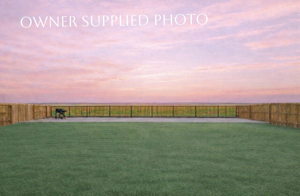 Foto del edificio - Executive Retreat in Brawley: Spacious 5-Bedroom Home Ideal for Corporate Stays or Refined Family...