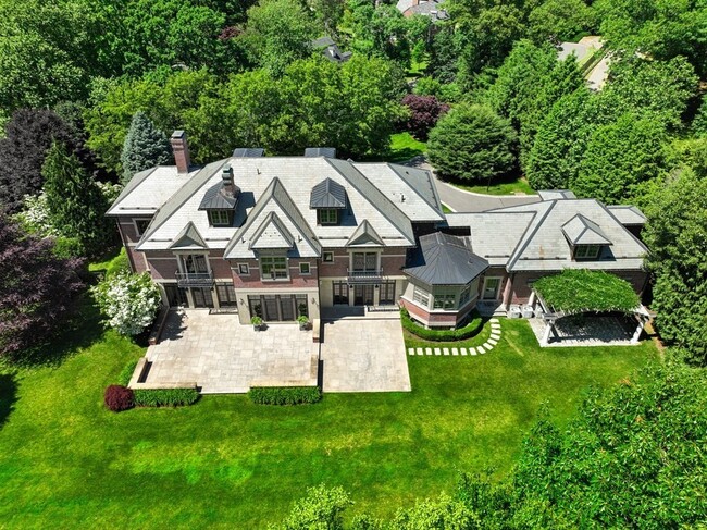 Building Photo - 118 Woodland Rd