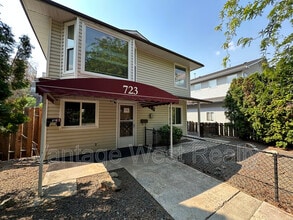 Building Photo - 723 Stockwell Ave