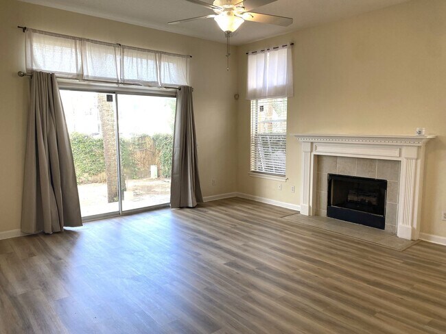 Building Photo - 120 Seminole Rd