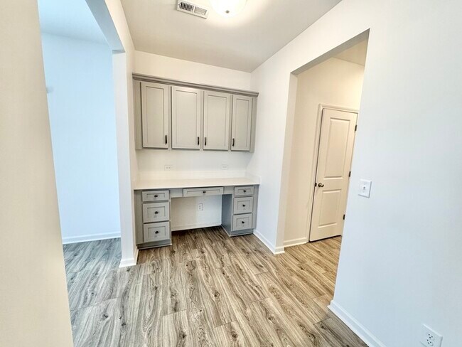 Building Photo - 3 br paired home with 2nd floor loft 2 car garage near I-40 and I-77