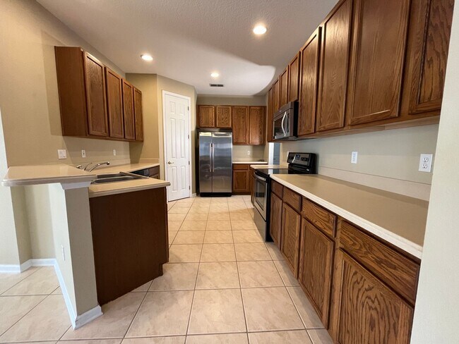 Building Photo - Retreat at Wekiva Gated Home with 3 Bedroo...