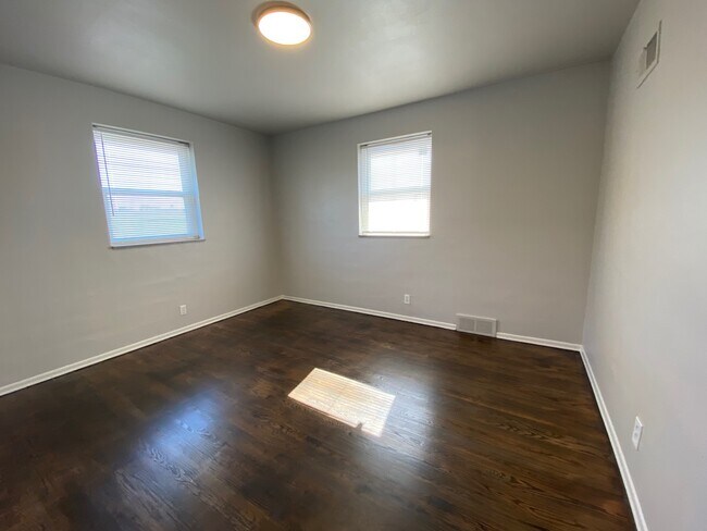 Building Photo - 2917 Lemay Ferry Rd