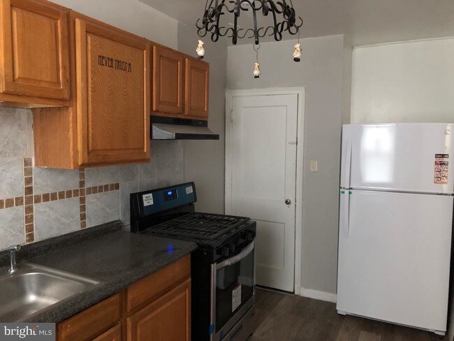 Building Photo - 6297 Kindred St