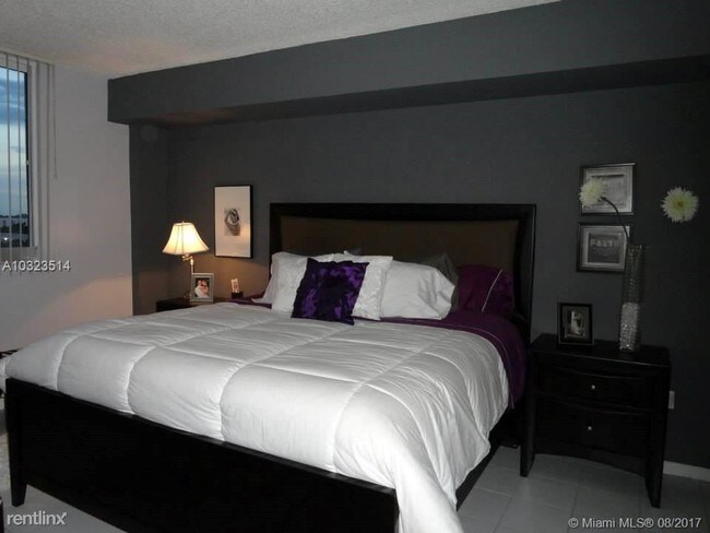 Foto del edificio - 7771 NW 7th St