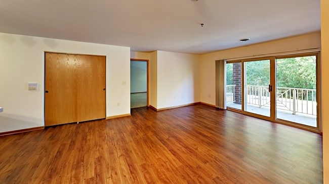 Image_tIuIHd7qB8.jpg - Underwood Stations