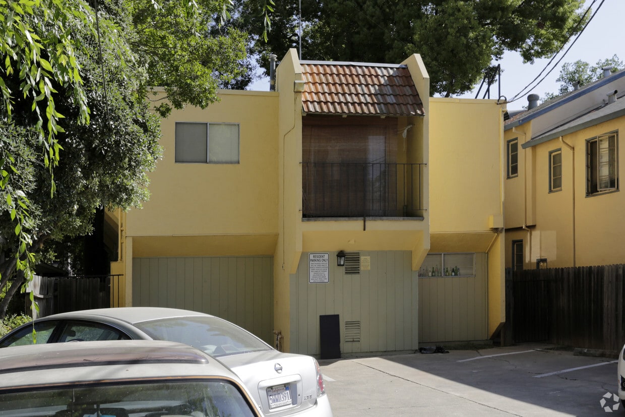 Building Photo - 2420 P St
