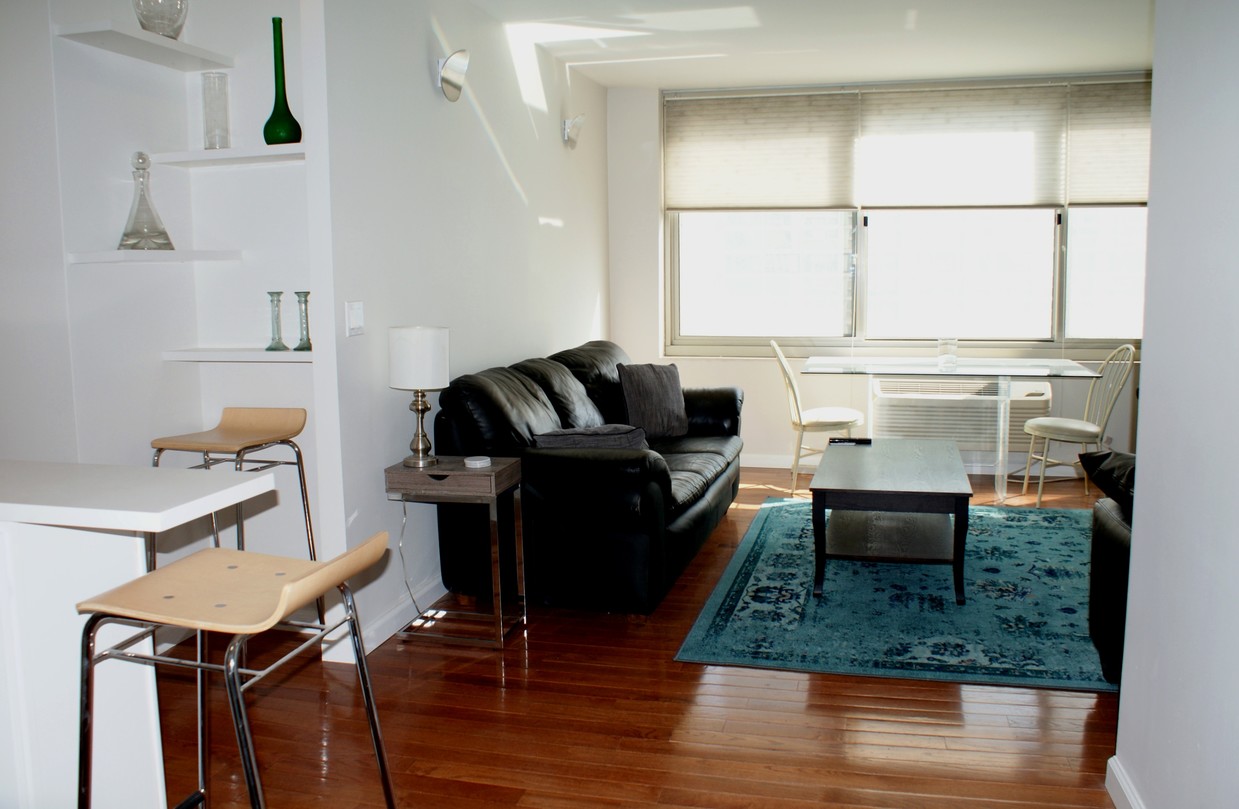Foto principal - 333 E 45th St