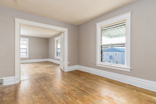 Building Photo - 167 Sinsinawa Ave