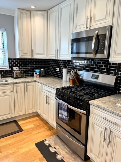 Foto del edificio - 8224 Knox Ave