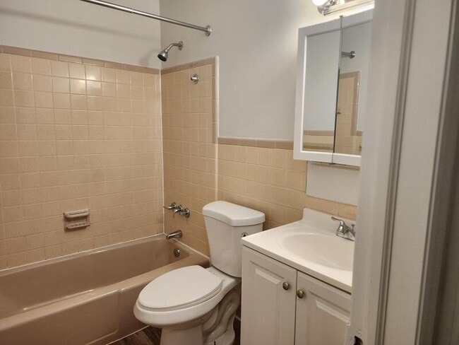 Foto del edificio - 11 Alexander Dr