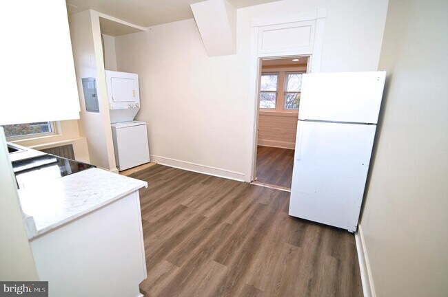 Foto del edificio - 453 Newton Pl NW