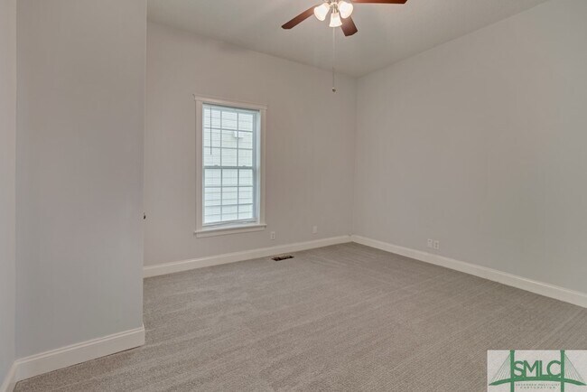 Foto del edificio - 419 E 31st St