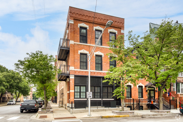 Building Photo - 1347 N Noble St