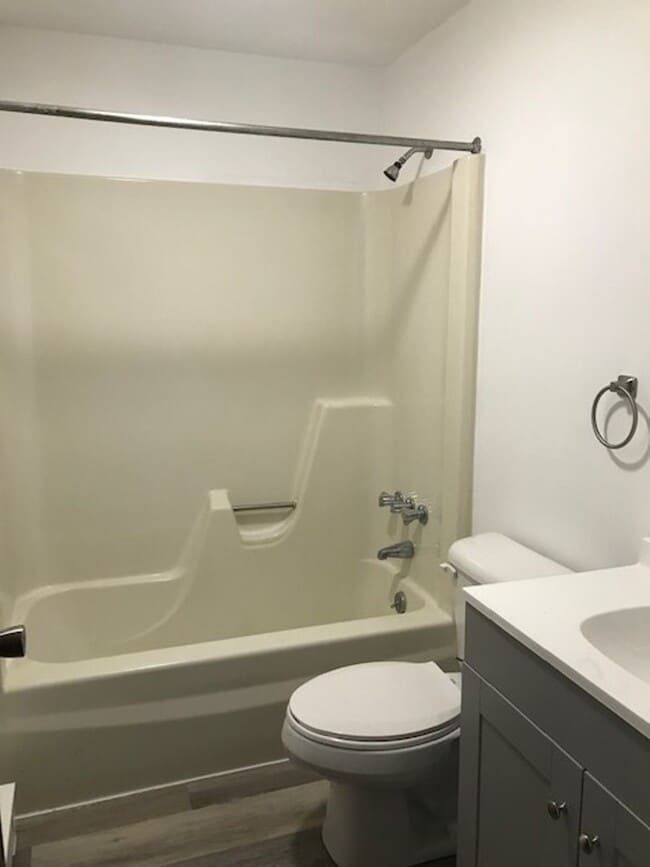 Building Photo - 212-212.5-2125 Filbert St