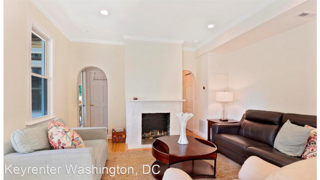 Building Photo - 3 br, 2 bath House - 3331 Brothers Pl, SE
