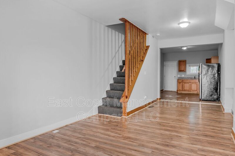 Foto principal - 425 N Curley St