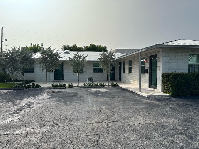 Building Photo - 2018 Spanish Trail