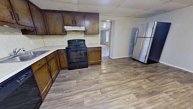 Building Photo - Apartment