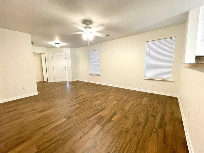 Foto del edificio - 11418 Seven Sisters Dr