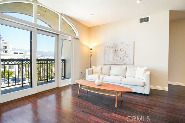 Foto del edificio - 603 Caruso Ave