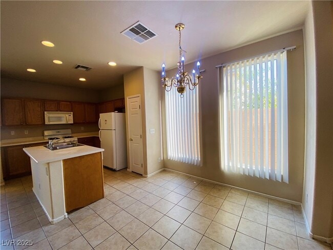 Building Photo - 3646 Surfboard Ct