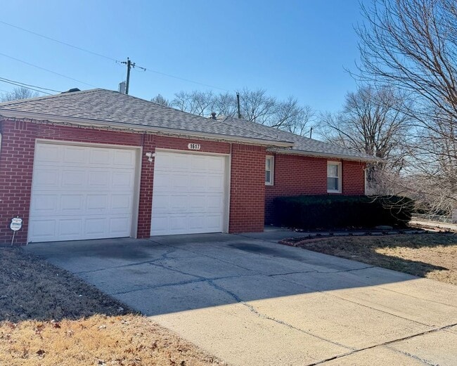 Building Photo - 1617 N 64 Terrace