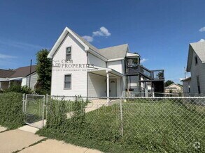 Building Photo - 1110 N Apperson Way