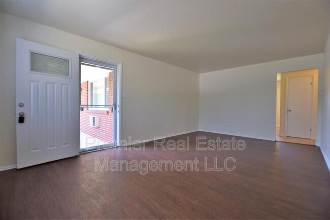 Foto del edificio - 1885 S Clermont St