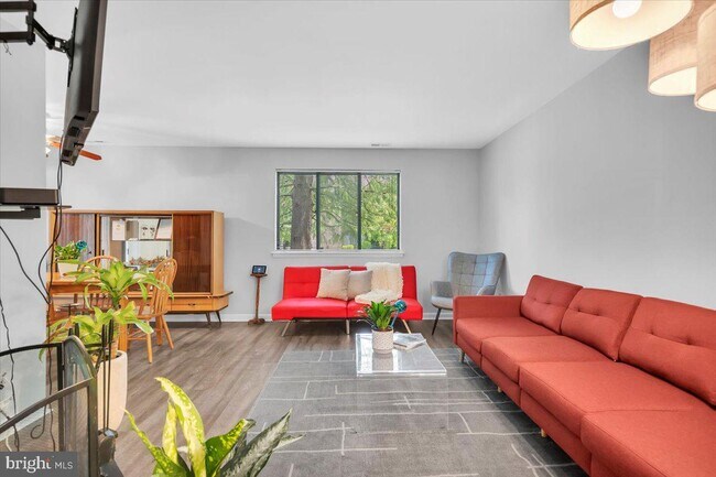 Foto del edificio - 206B Cypress Point Cir