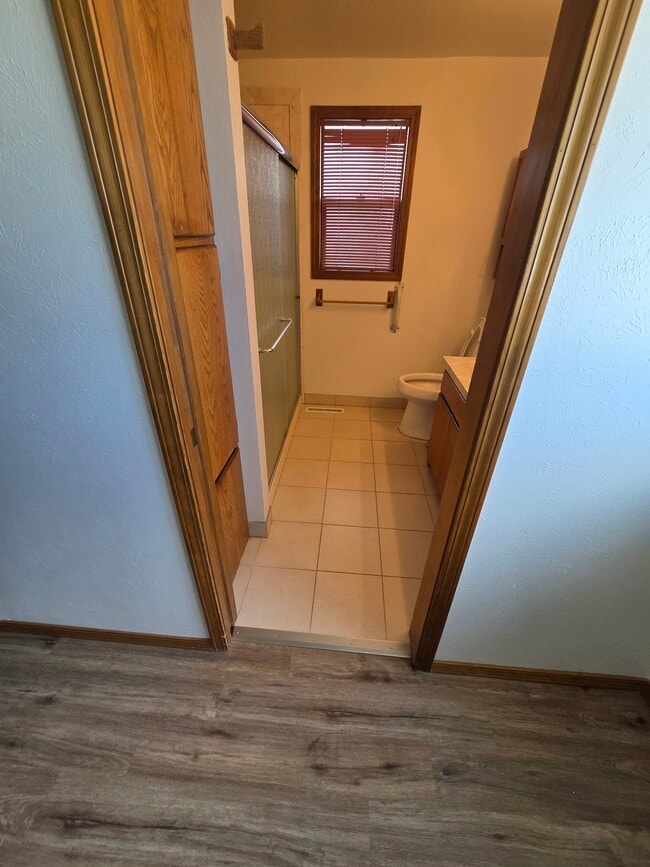Foto del edificio - 2215 Terrace Dr