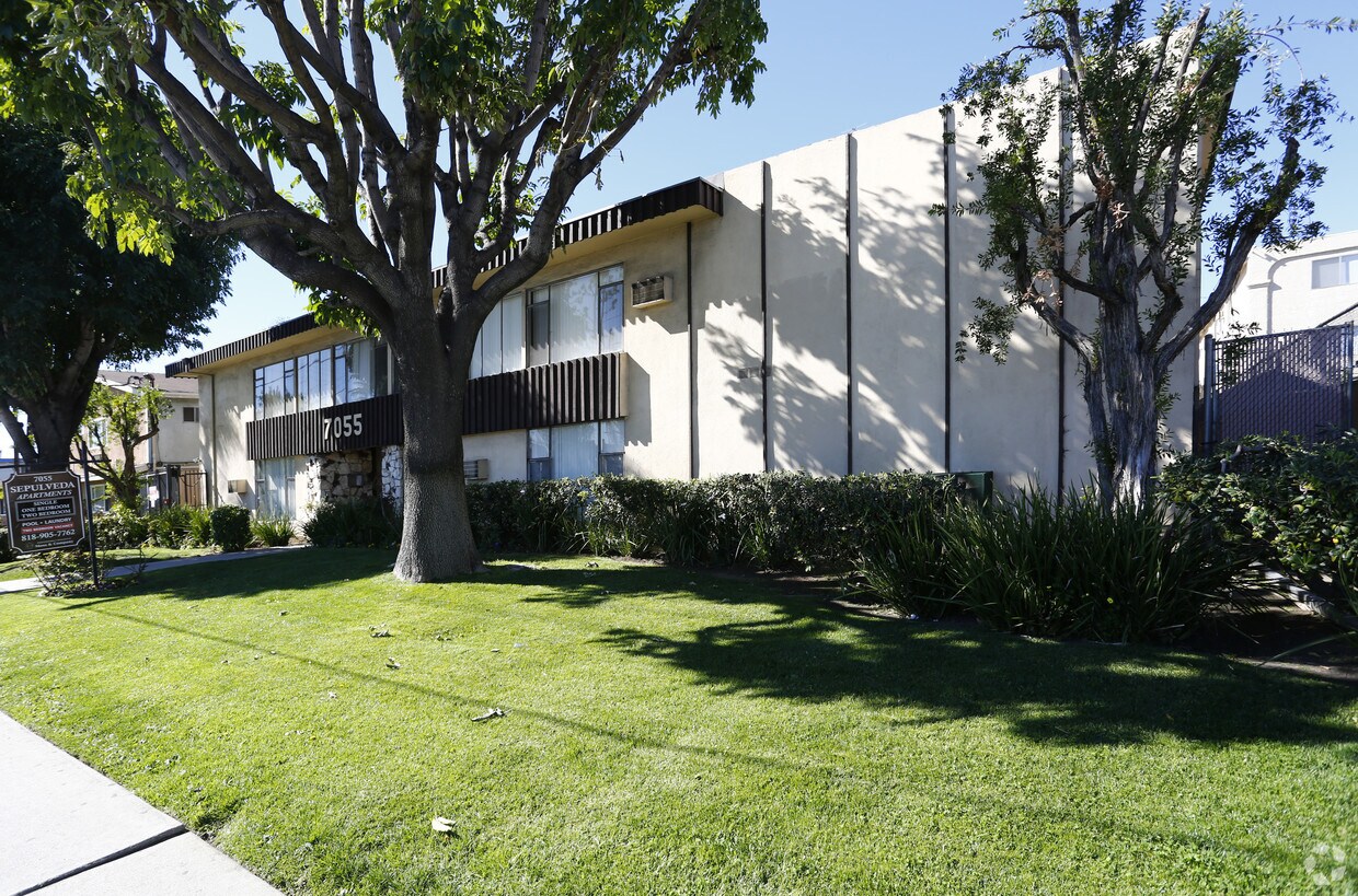 Primary Photo - Sepulveda Apartments