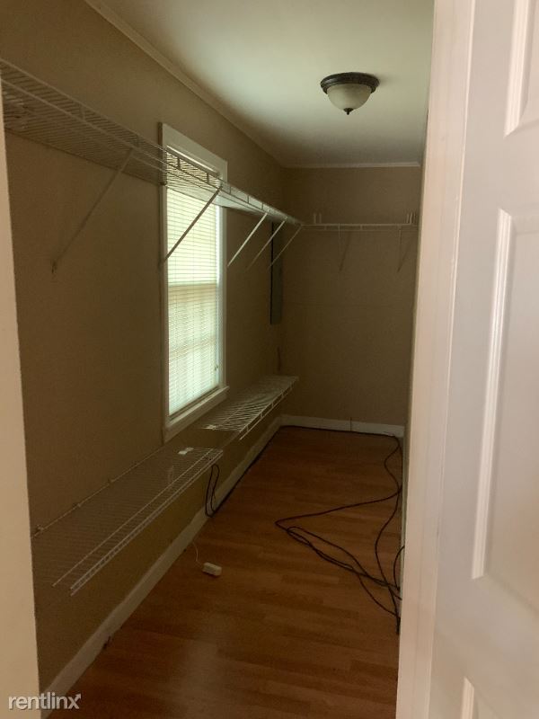 Building Photo - 5 br, 2 bath House - 3425 Knight Road
