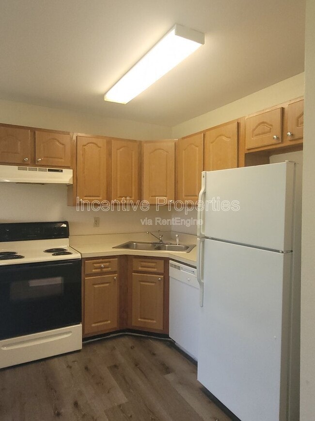 Building Photo - 4736 Walden Cir