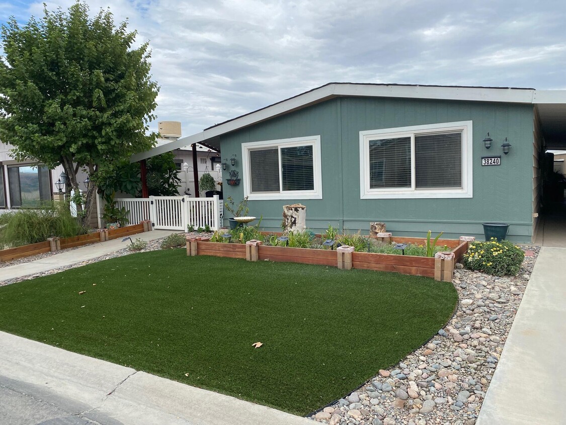 Primary Photo - 38240 Desert Greens Dr W