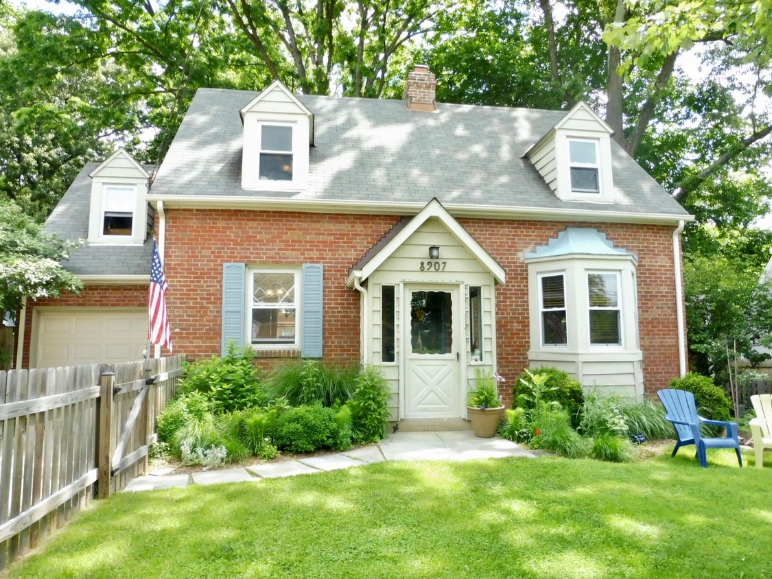 Primary Photo - 8907 Flower Ave
