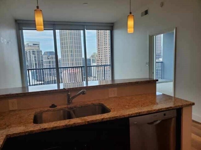 Building Photo - 1080 Peachtree St NE