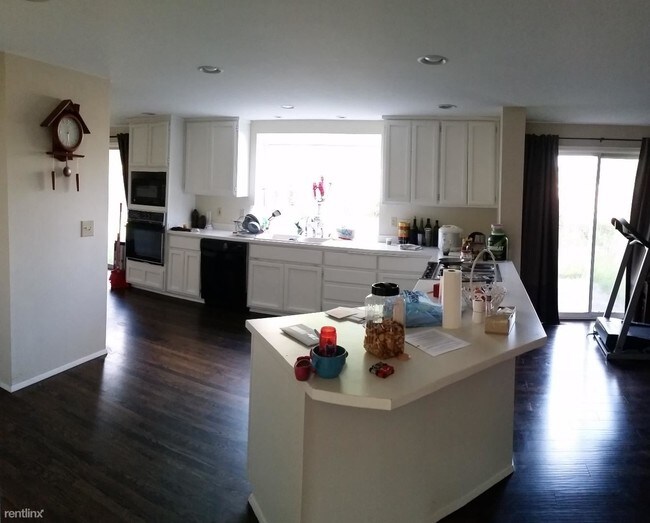 Foto del edificio - 1808 Chelan Pl NE