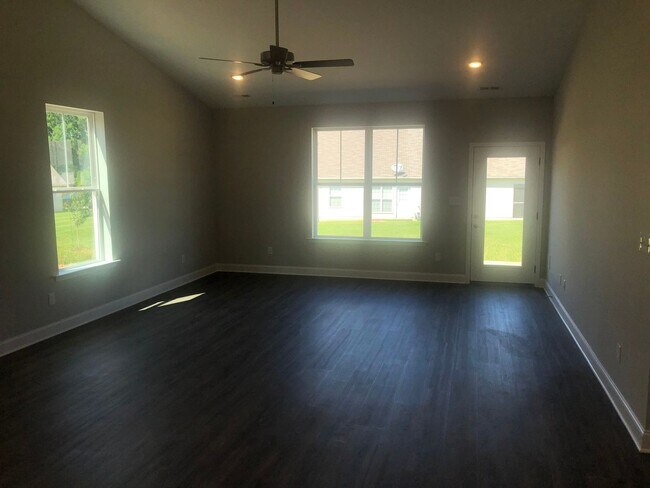 Foto del edificio - 7611 Long Shot Ln