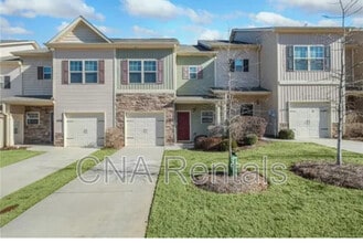Building Photo - 596 Oakside Pl