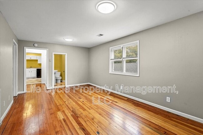 Foto del edificio - 901 Baraga St NE