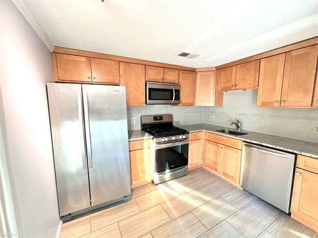 Building Photo - 2 br, 2 bath Condo - 295 W Wyoming Ave