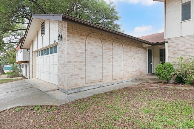Building Photo - 2 br, 1.5 bath House - 6617 Forest Grove