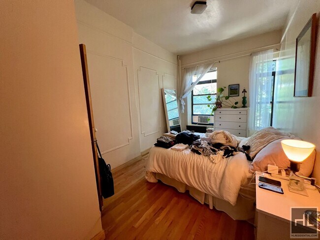 Foto del edificio - 2BR 2BA Brownstone On Clinton Hill Bedstuy Border