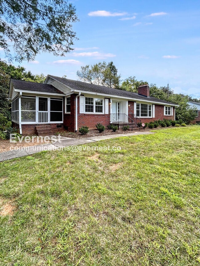 Building Photo - 950 Marguerite Dr