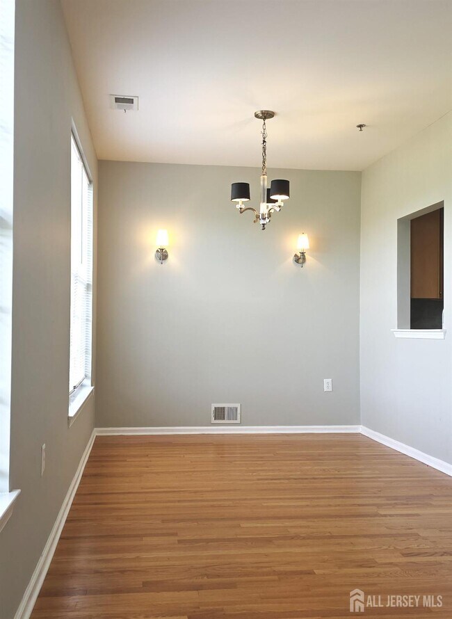 Building Photo - 142 Conover Terrace