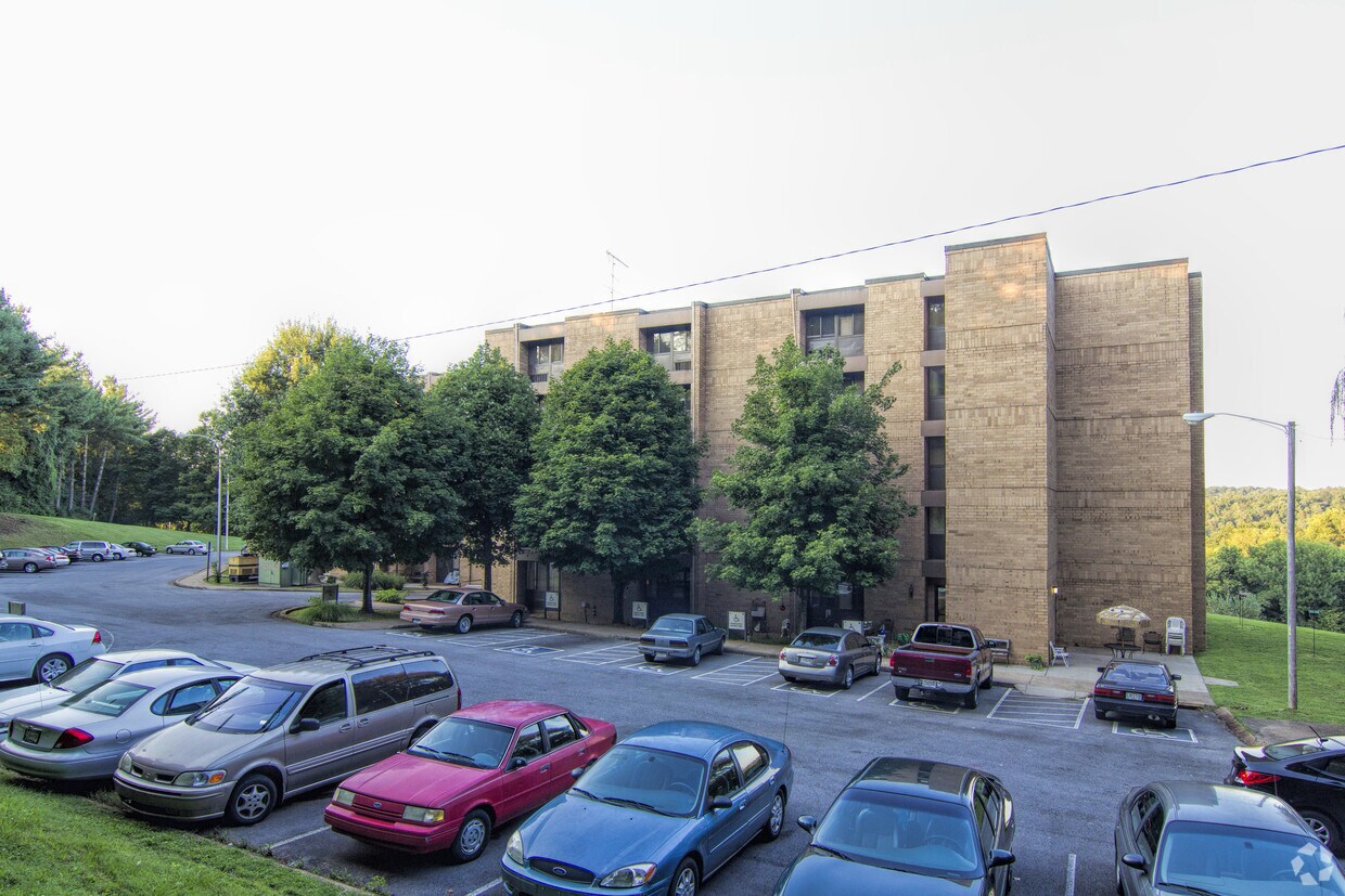 Tulipwood Apartments in Centerville, TN